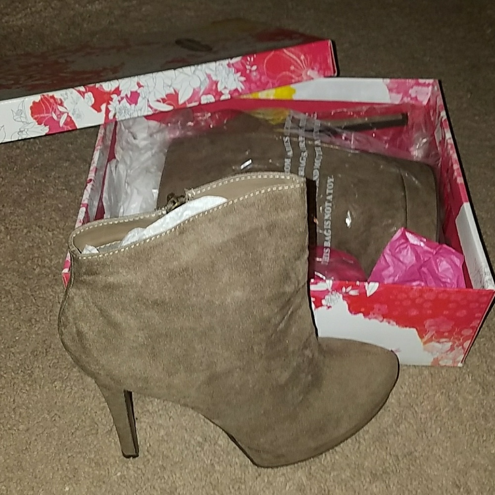 Brand New Chinese Laundry ankle boots.